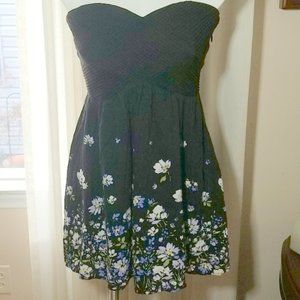 Kimchi Blue Strapless Blouse Size Medium